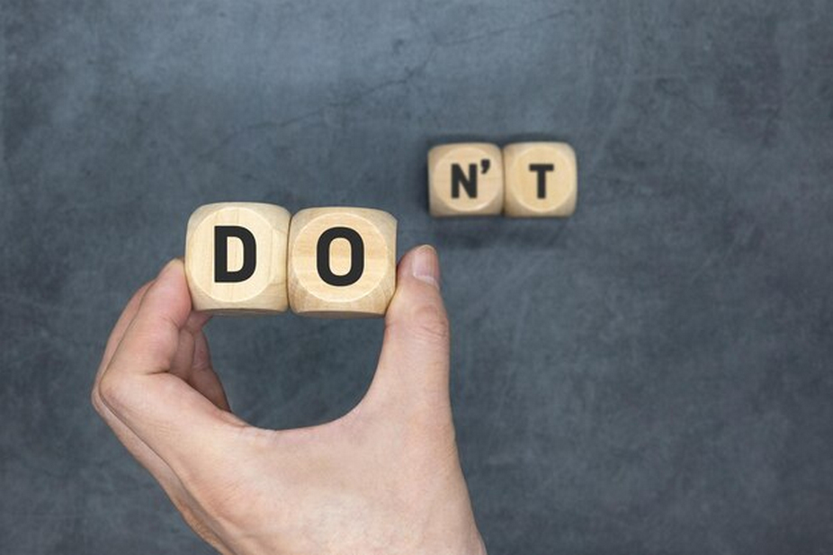 Wooden Cubes Spell Out 'Do or Don't